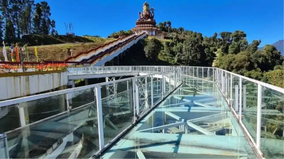  Sky Walk Pelling